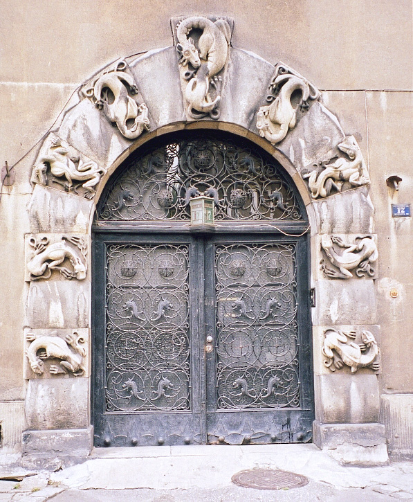 http://www.doctor-roy.com/Photos/door.jpg